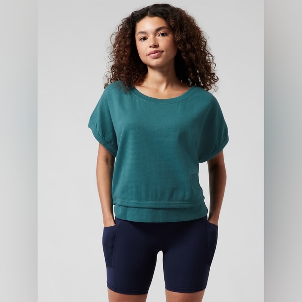 NEW Athleta Sundown Shirred Sweatshirt Tee Size Large Teal